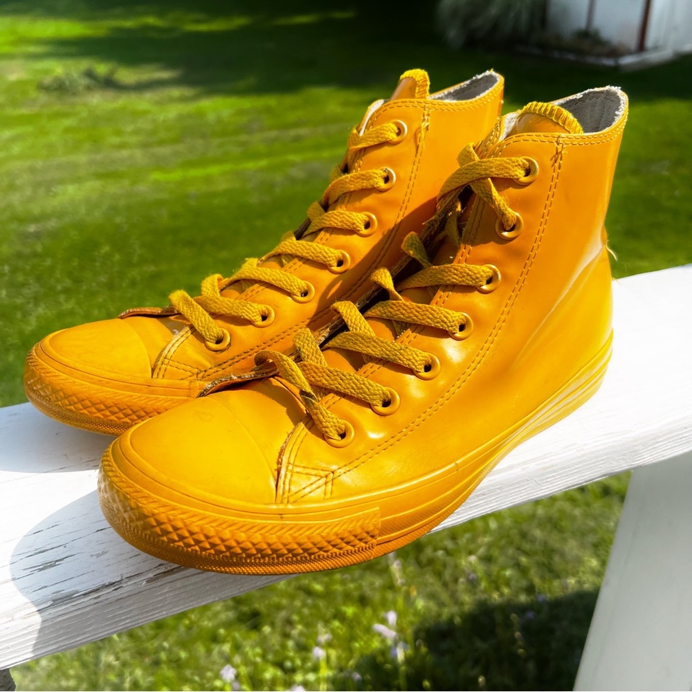 CONVERSE🎉Men’s Size 6 VINTAGE Crayola Yellow Sneakers